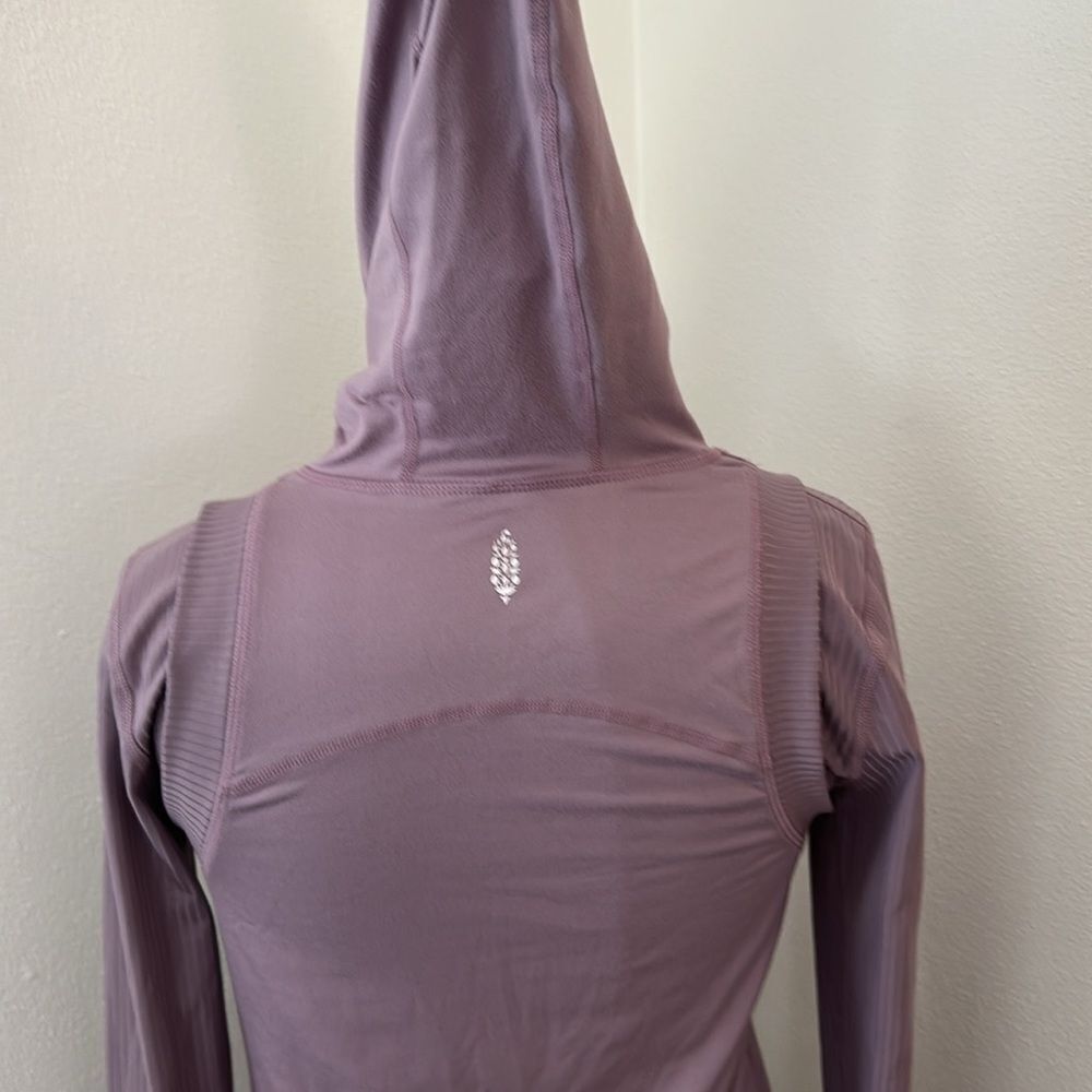 Free People Movement purple long sleeve hooded top shirt medium m - Picture 4 of 7